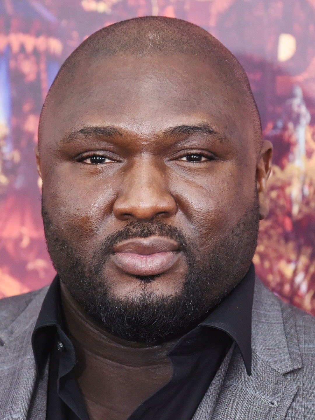 How tall is Nonso Anozie?